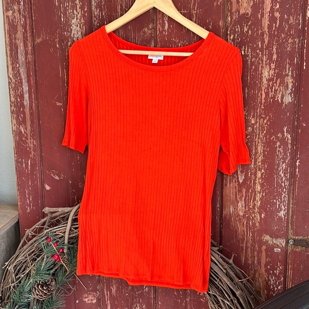 Medium Lularoe Gigi, Red
